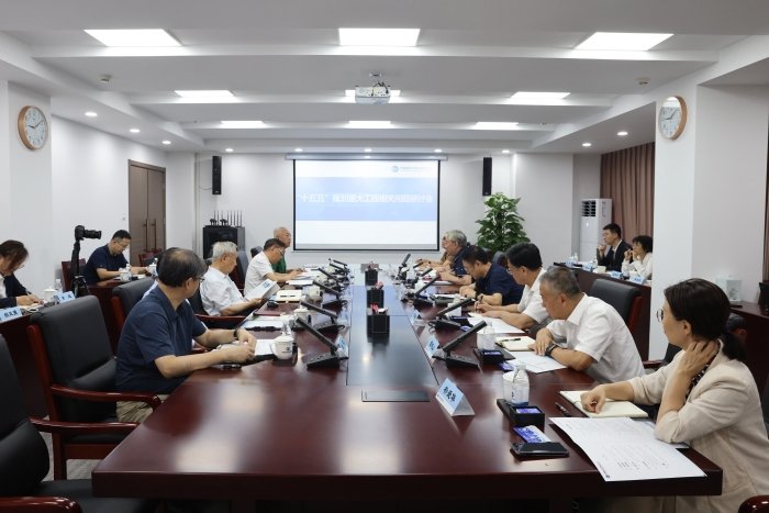 对照阅读公司党委书记